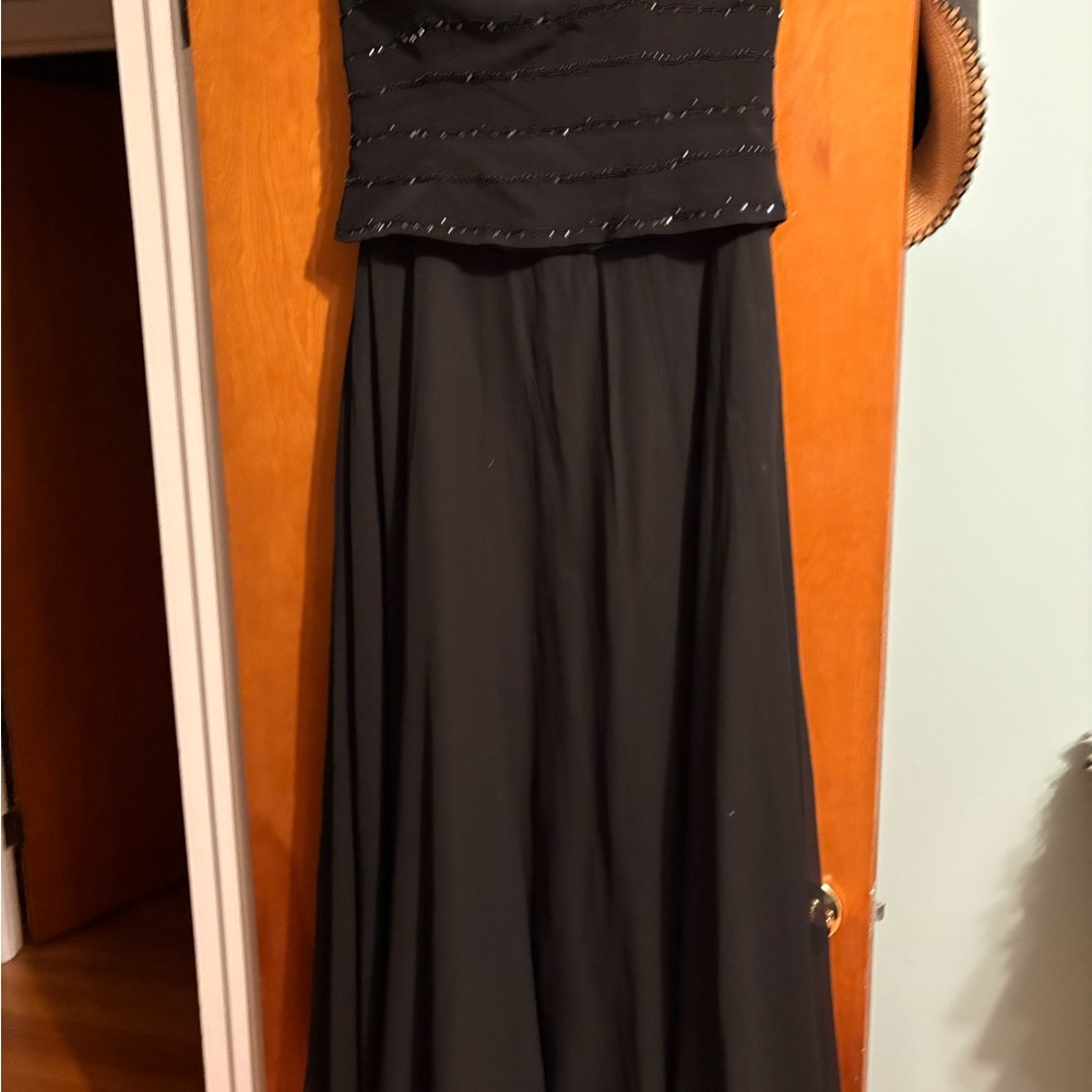 Chic Black Strapless Gown